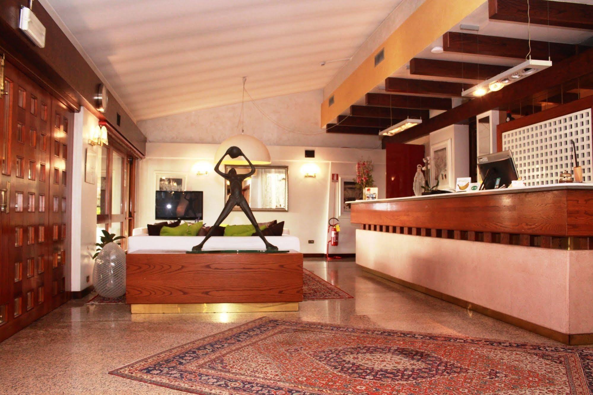 Hotel Posta 77 San Giorgio In Bosco Экстерьер фото